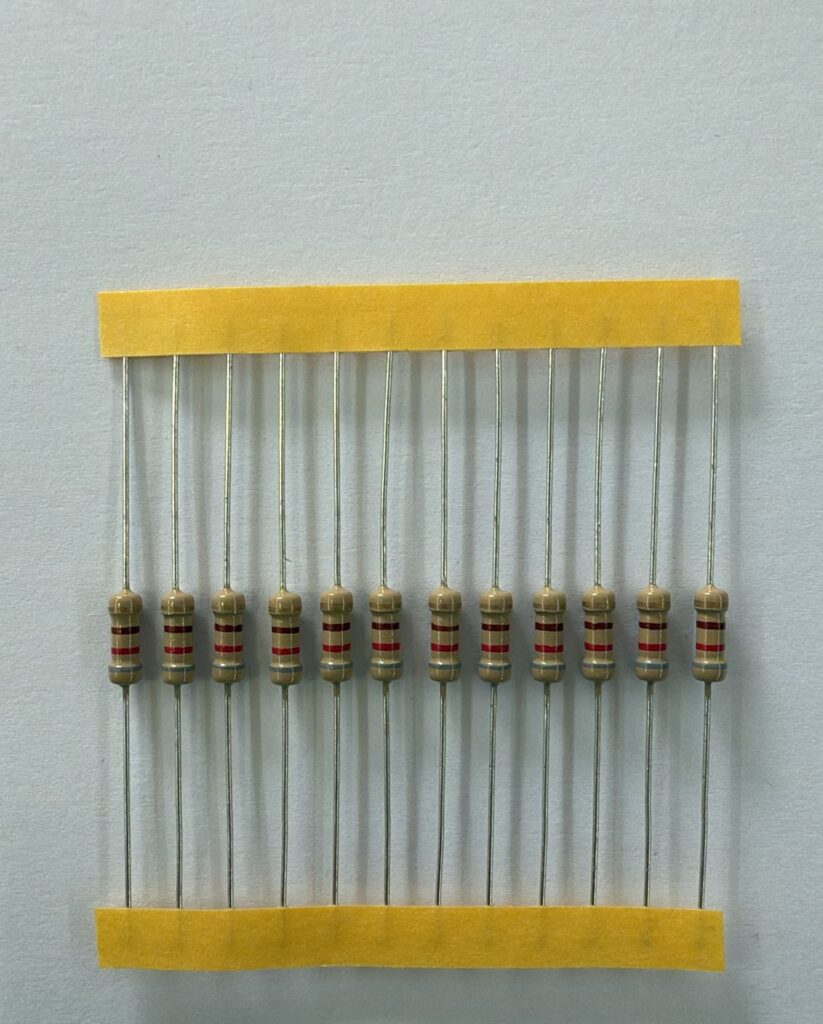 Resistance 820E 1/2W